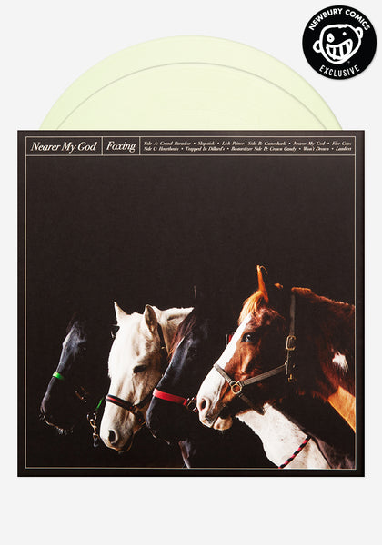 www.newburycomics.com